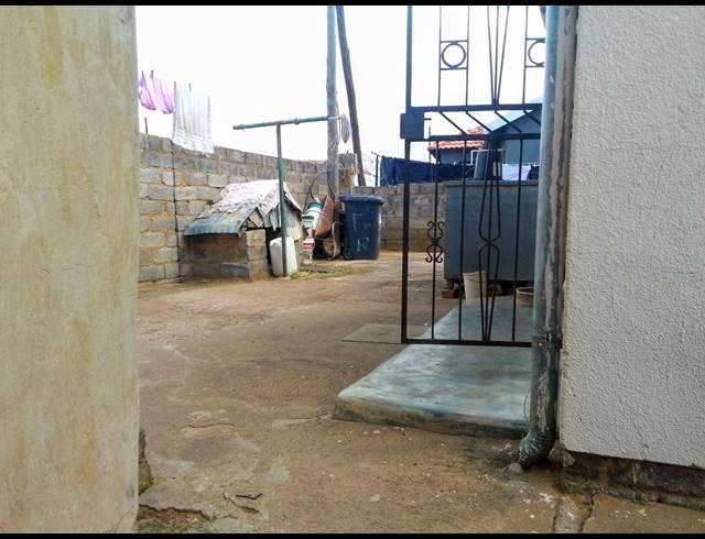 2 BEDROOM FREEHOLD FOR SALE IN KAGISO